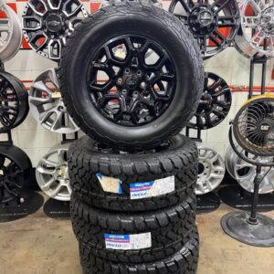 18in 6 x 135 Lariat New Ford 33/12.50R (F150)