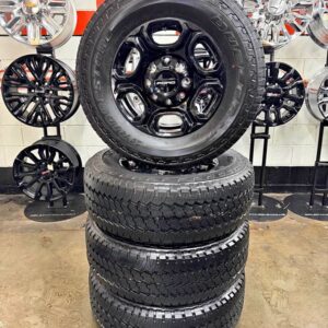 18in 8 x 170 New Ford Bridgestone 275/70R Gloss Black (F250 F350 XLT LARIAT)
